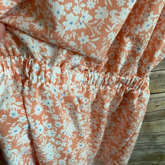 Pink Lily Coral Floral Open Back Romper Size Medium - Picture 7 of 8